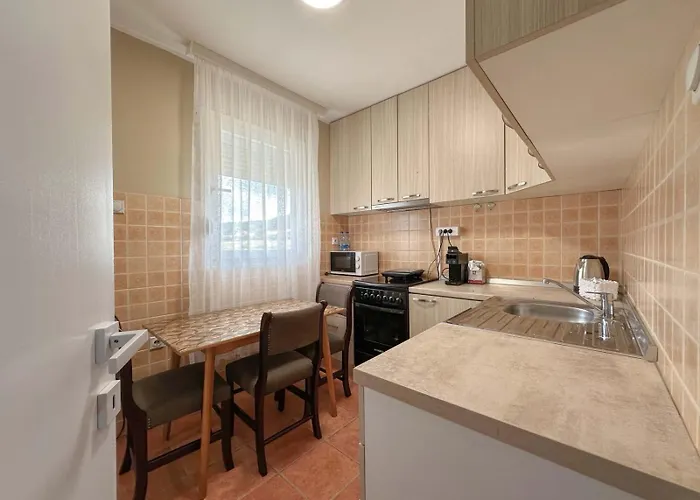 Nika * 고르니 밀라노바츠