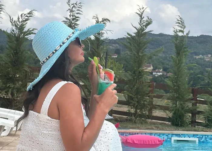 Nika * 고르니 밀라노바츠